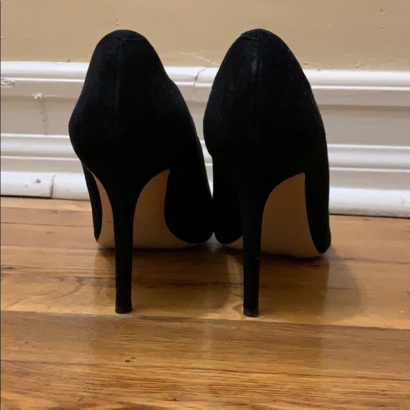 Club Monaco Scalloped Heel in Excellent Condition - Picture 3 of 8